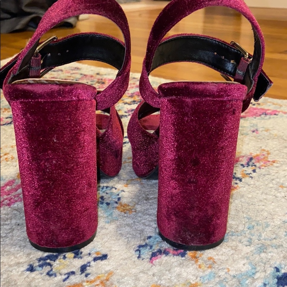 Suede heels - Picture 3 of 7